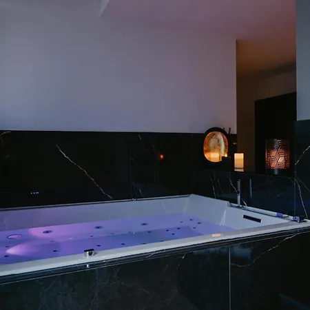L'alcove Clisson-love Room- Romantique-spa Apartament Clisson