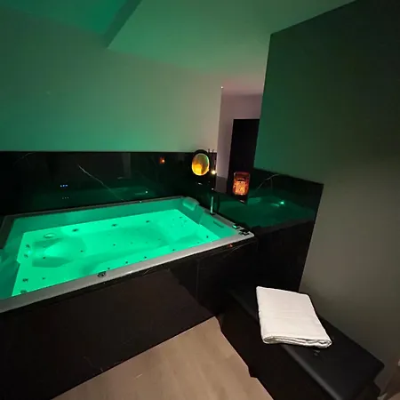 شقة L'alcove Clisson-love Room- Romantique-spa كليسون