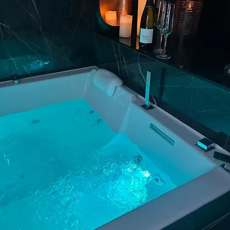 L'alcove Clisson-love Room- Romantique-spa شقة *